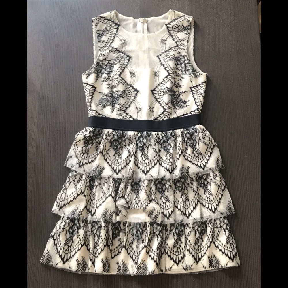 Bcbg maxazria lace formal dress